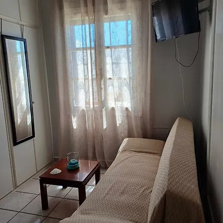 شقة Antonis إرموبولّي