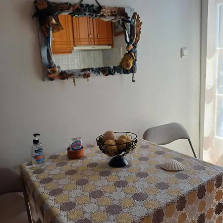 アパート Antonis