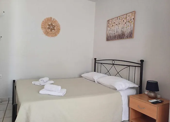 アパート Antonis エルムポリ